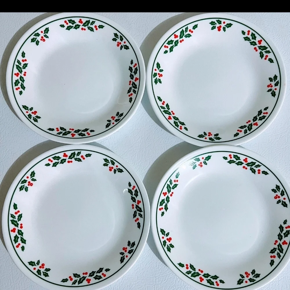 Corelle Festive Holly Berry Dinner Plates - Set of 4
